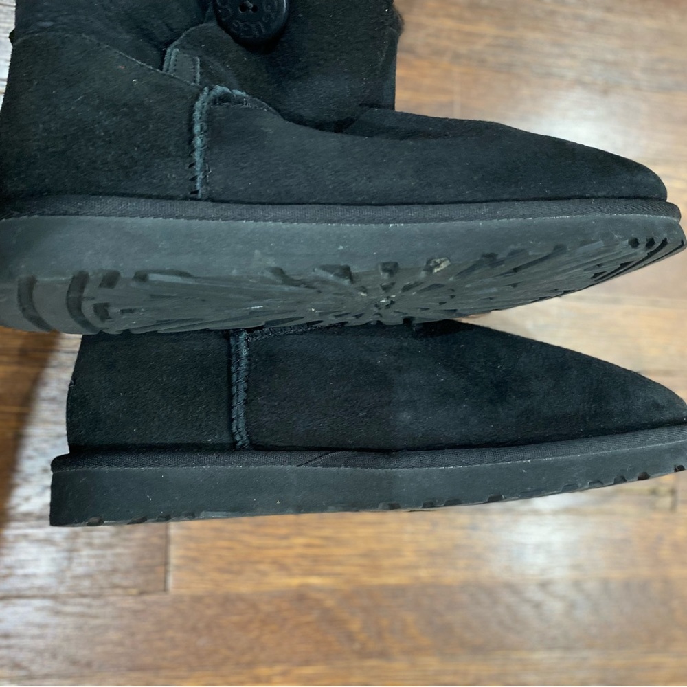 Black Uggs - Picture 7 of 7